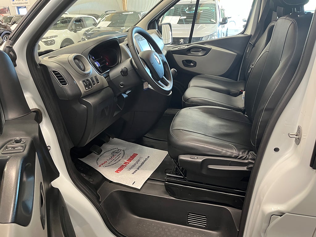 Renault Trafic Buss 2,7t 1,6dci 120hk 9-sits thumbnail