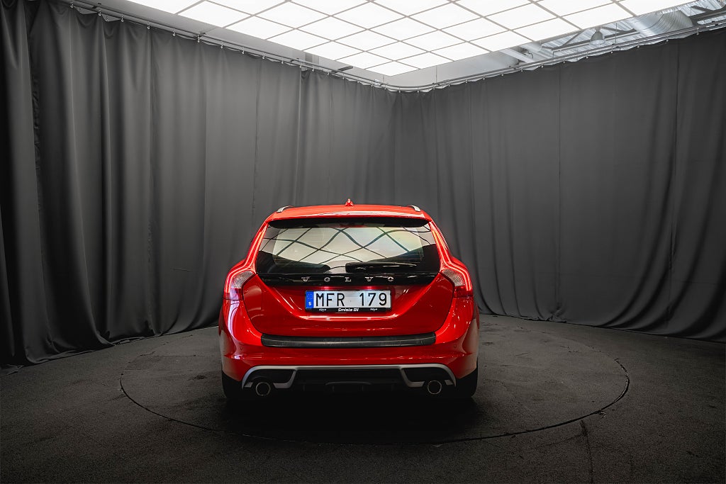 Volvo V60 D3 R-Design LÄDER D-VÄRM ELSTOL BLIS ADAPTIV-FART