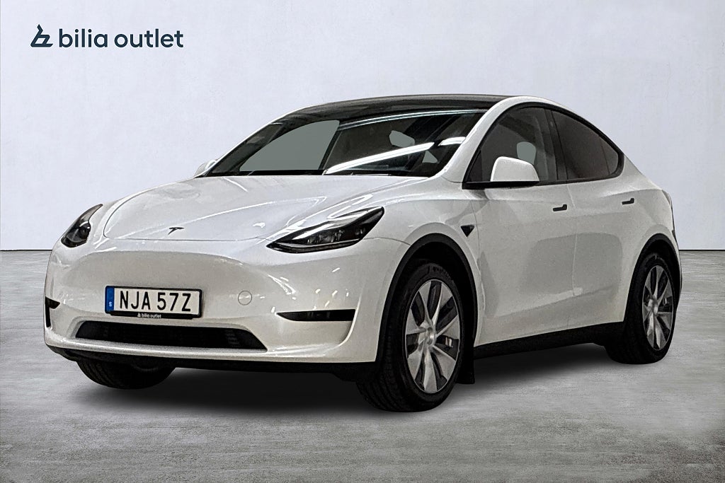 Tesla Model Y Standard Range RWD 299hk Panorama Navi Drag B-kam MOMS