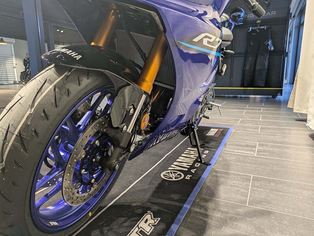 Yamaha YZF-R7 Icon Blue / Finns för beställning!