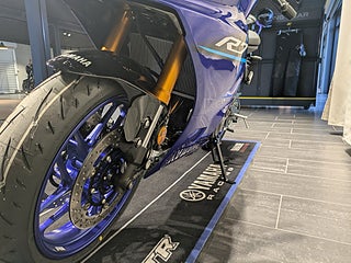 Yamaha YZF-R7 Icon Blue / Finns för beställning!