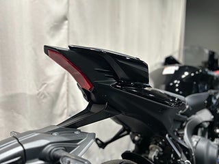 Yamaha R9 / Ny 2026 / Tech Black / Snart omgående leverans!