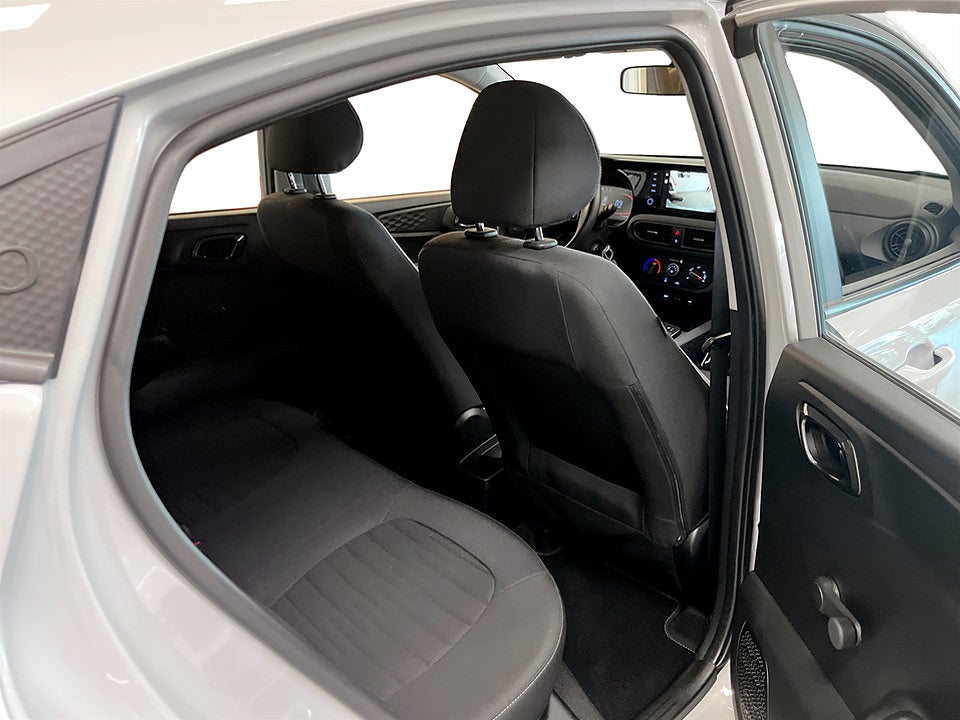 Bild på Hyundai i10 Essential 1.0 MPi 67hk AMT Aut B-KAMERA RATTVÄRME
