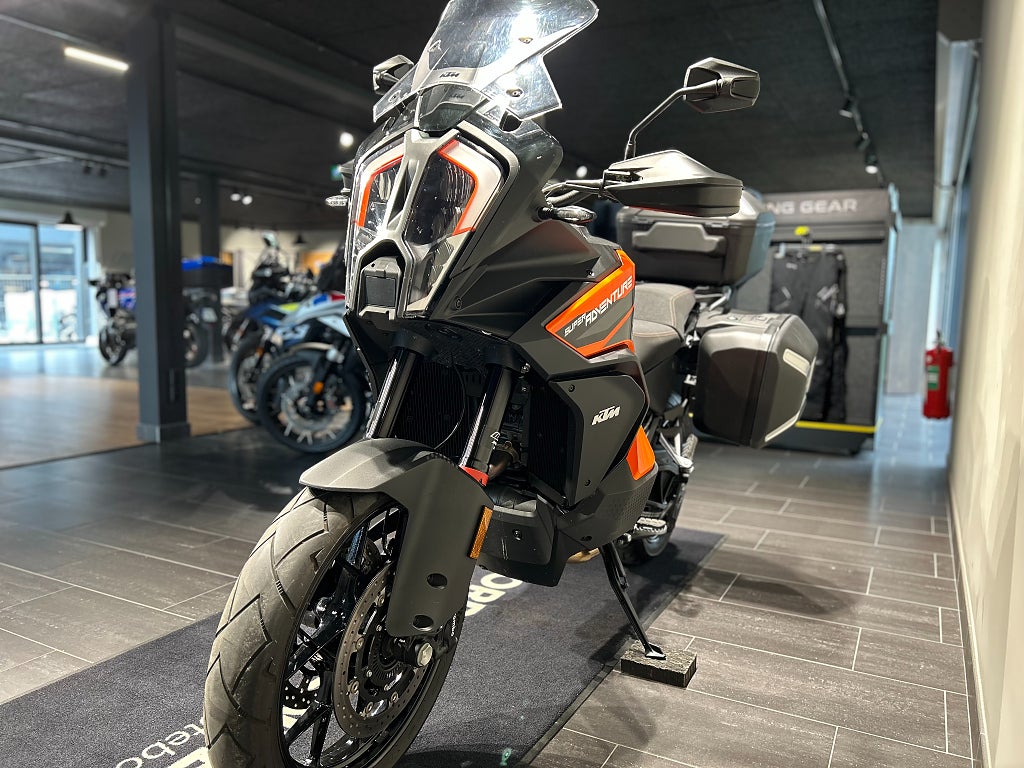 KTM 1290 Super Adventure S / Tech pack / 3 väskor / Endast 1302 mil!