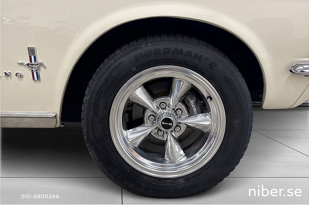 Ford Mustang Hardtop UNIK Ford Mustang Hardtop 4.7 V8, 203hk, renoverad motor