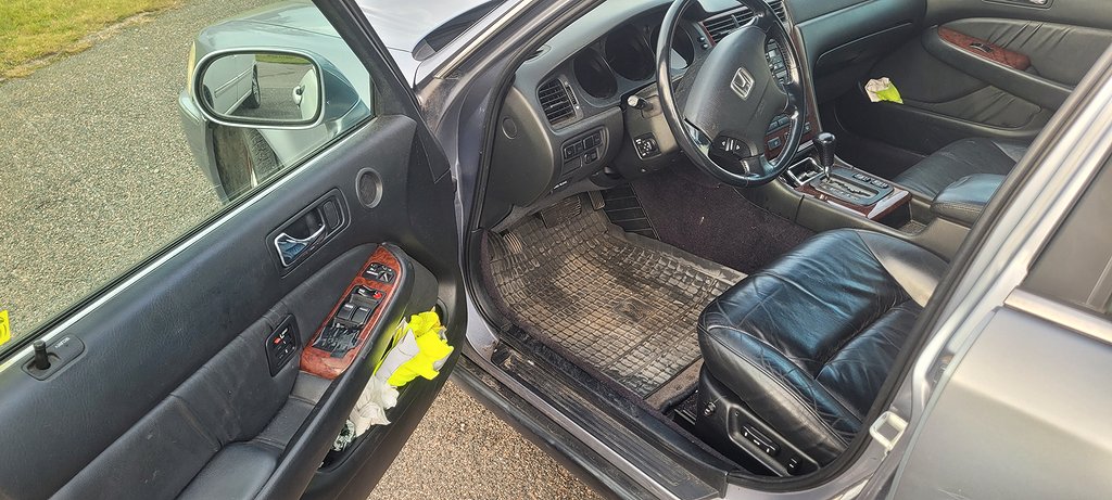 Honda Legend 3.5 V6 Automatic, 208hp, 1999