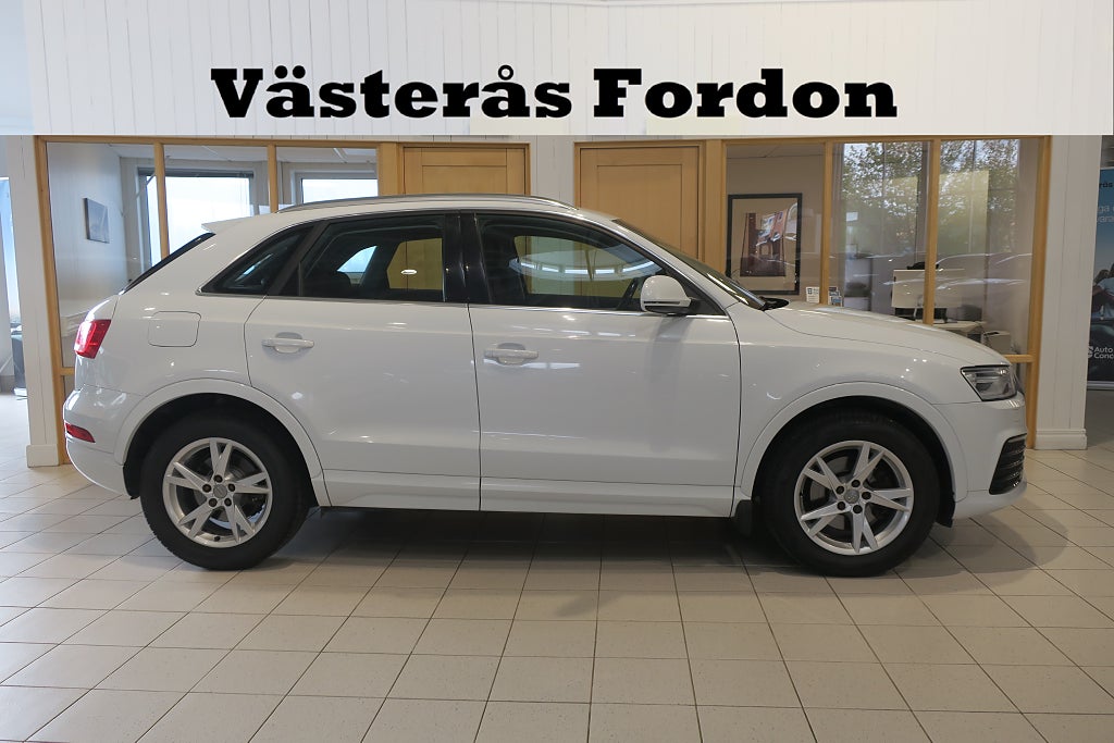 Audi Q3 1.4 TFSI S Tronic Drag Värmare P-Sensorer Keyless 
