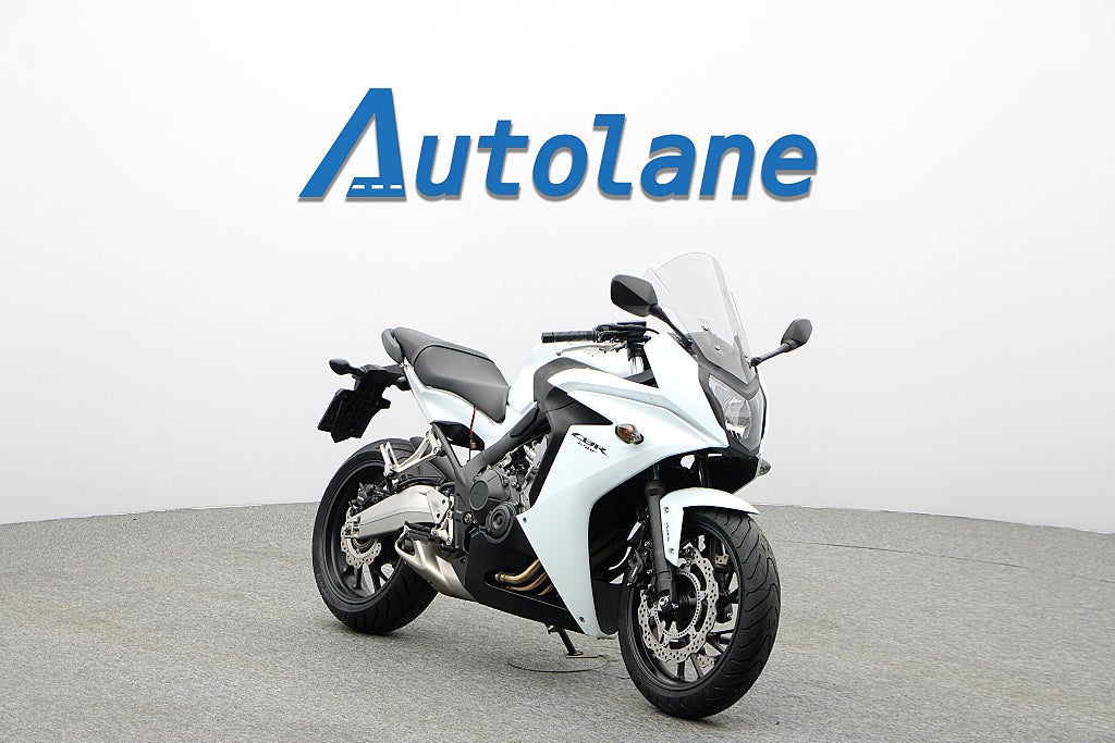 Honda CBR650F *ABS, Nyservad, Nya Däck, Endast 900 mil! 