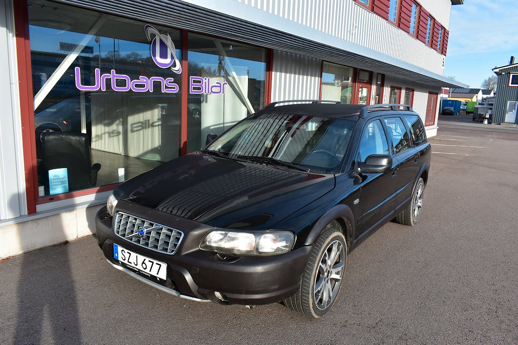 Volvo XC70 2.4T 200hk AWD Automat Skinn Drag Ny Besiktad 