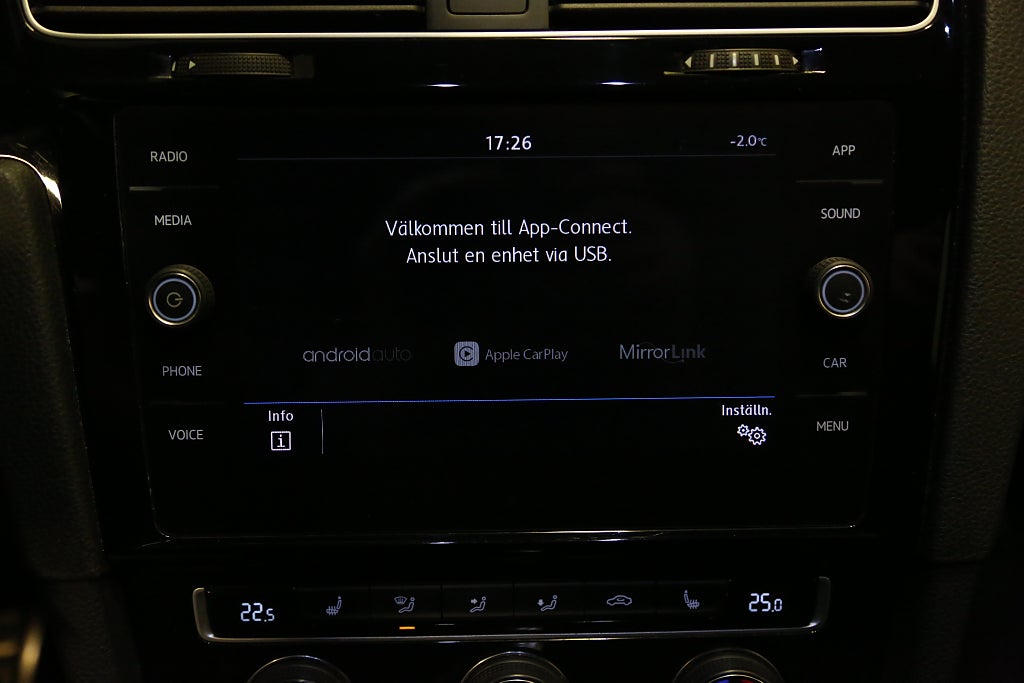 Volkswagen Golf 1,5 TSI R-Line DSG Sportscombi Cockpit Värmare Drag 2019