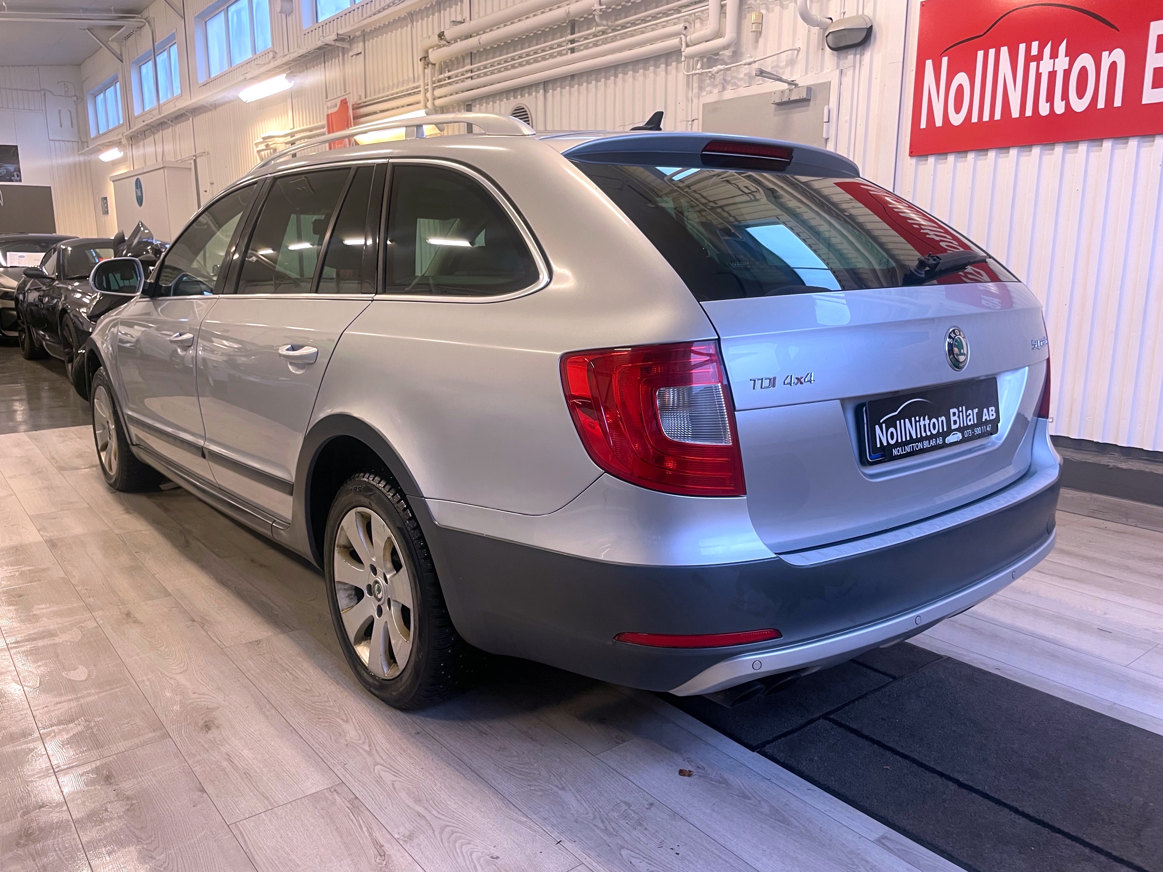 Skoda Superb Kombi 2.0 TDI 4x4 DSG 2013, bild 3/44