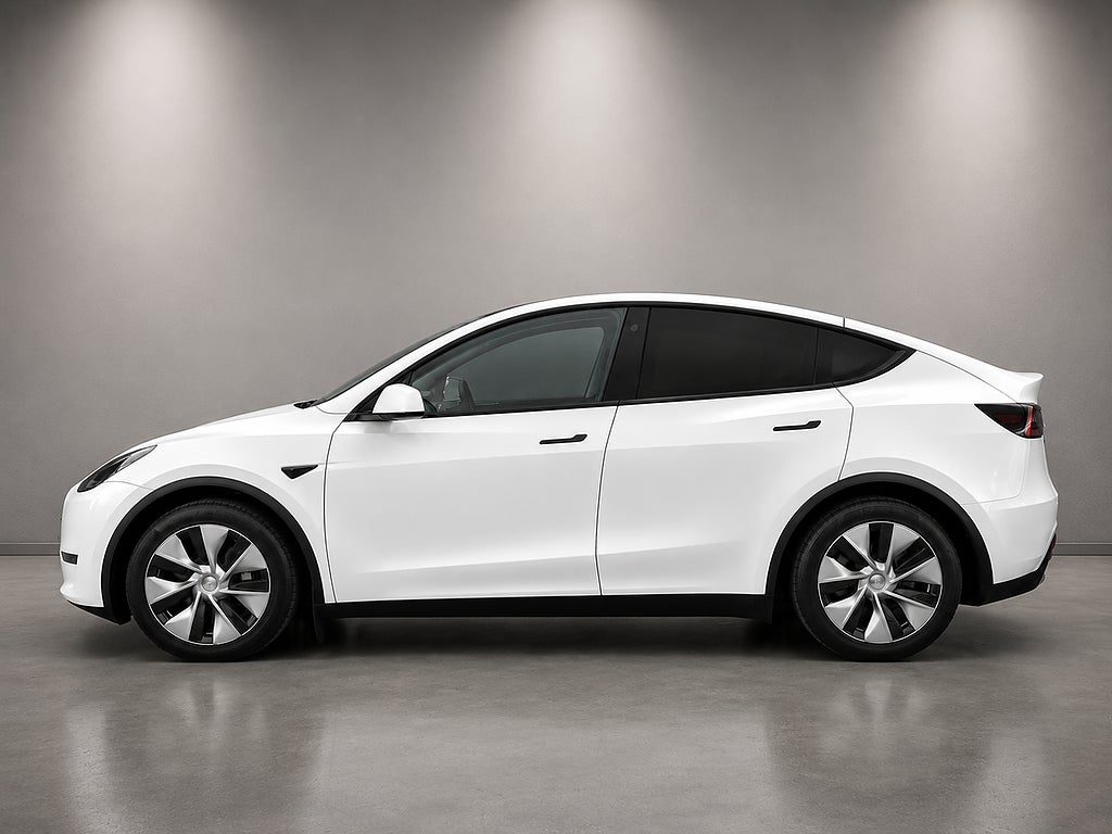 Tesla Model Y Standard Range RWD/ 4. 380 mil /