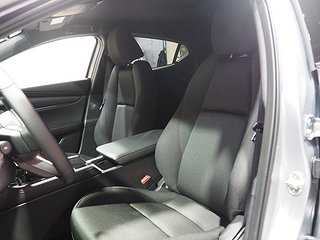 Halvkombi Mazda 3 12 av 20