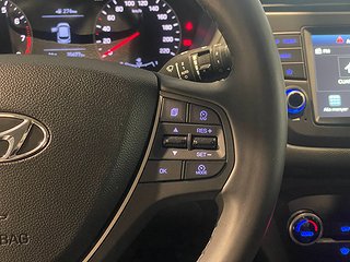 Halvkombi Hyundai i20 18 av 23
