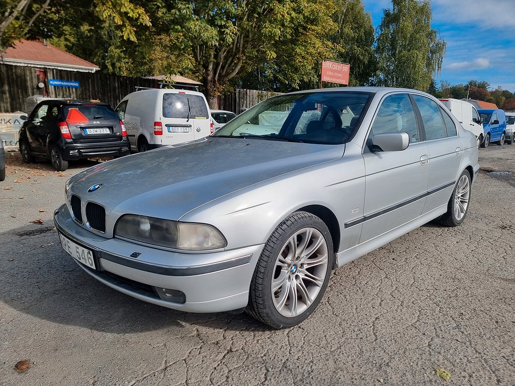 BMW 523 i Sedan / AUTOMAT / S+V DÄCK / NY BESIKTIGAD