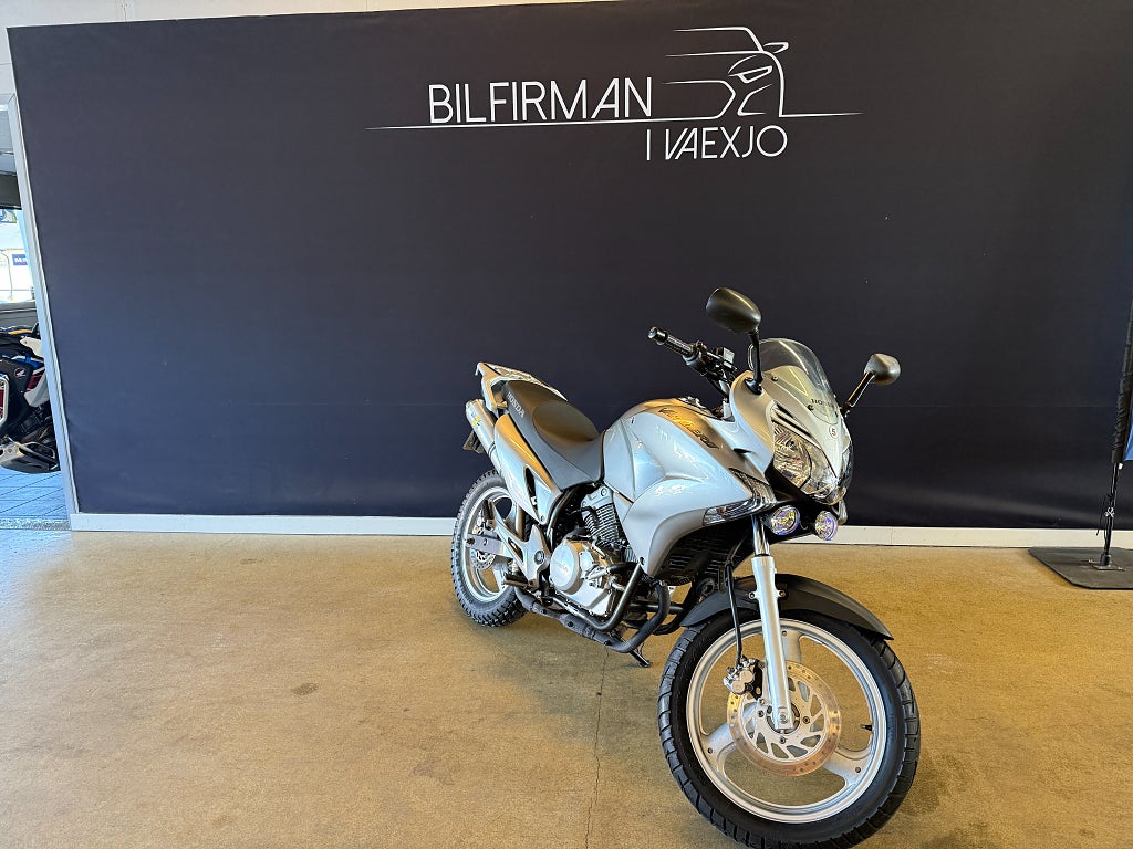 Honda Powersports XL125V Varadero 