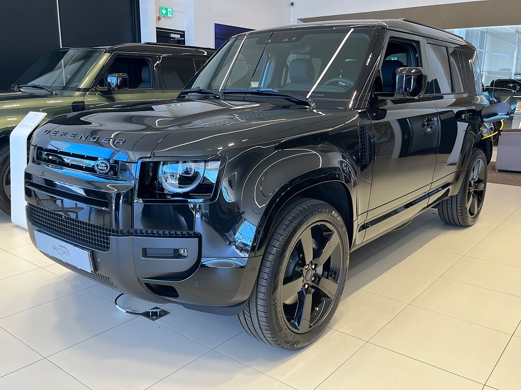 Land Rover Defender 110 P300e X-Dynamic SE