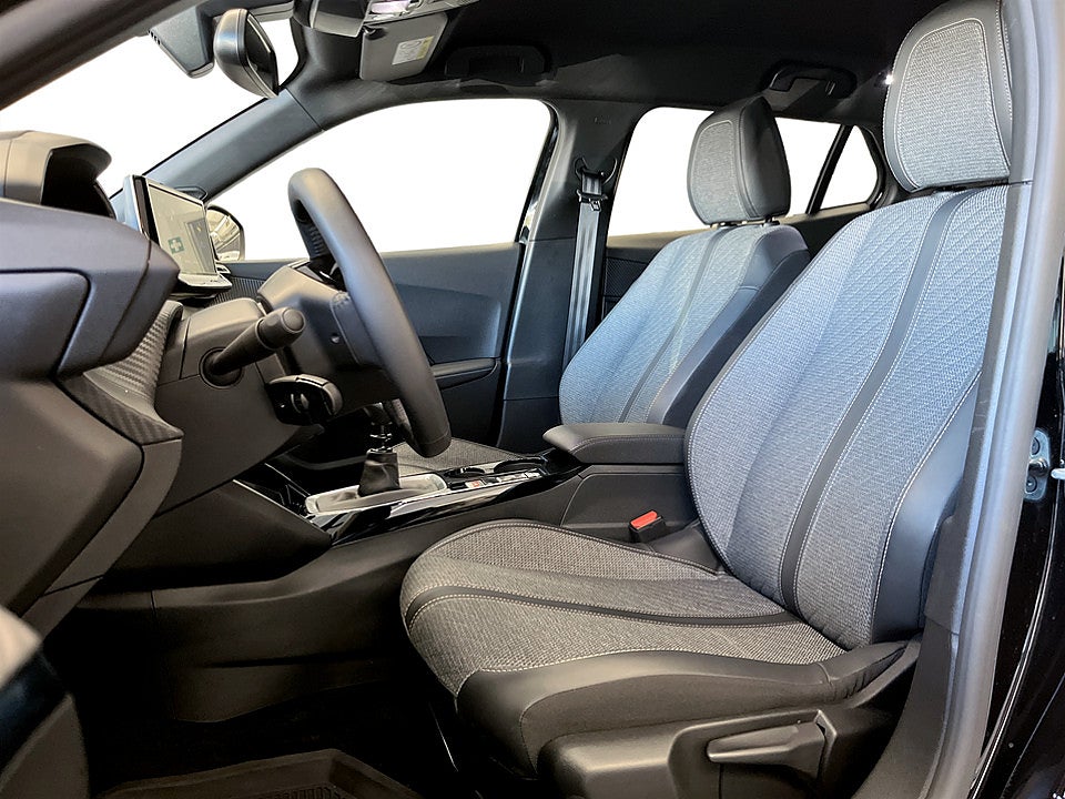 Bild på Peugeot 2008 Allure 1.2 PT 130hk CARPLAY FARTHÅLLARE