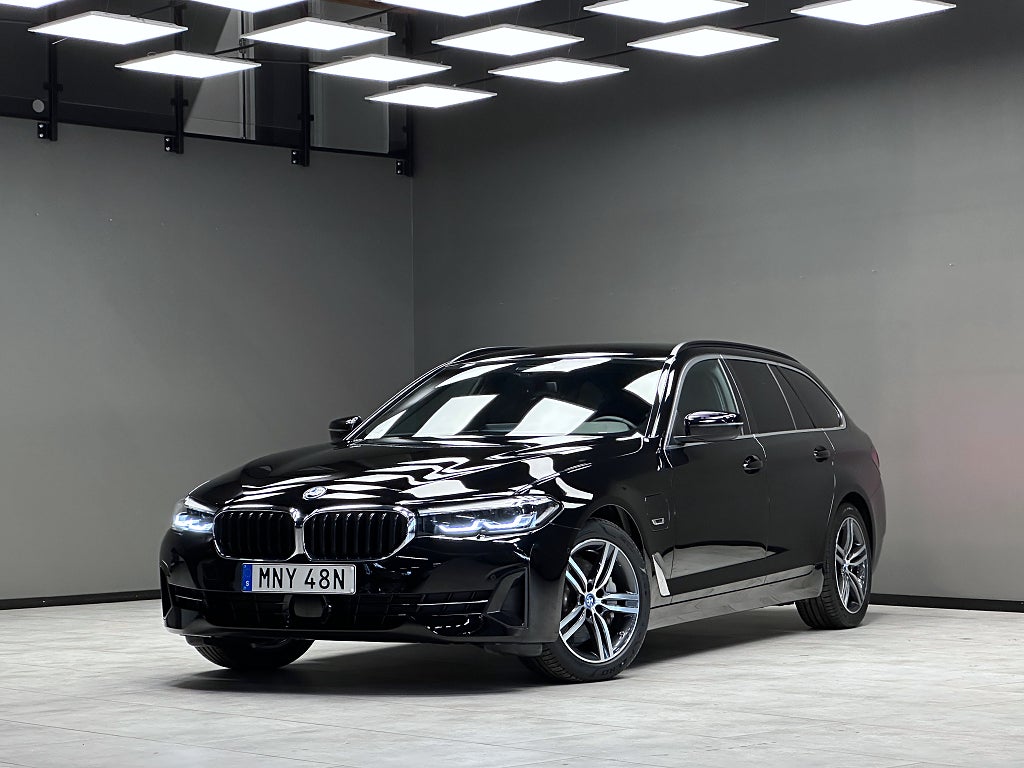 BMW 530e Touring / Navi / Drag / Backkamera / Skinn / Carplay