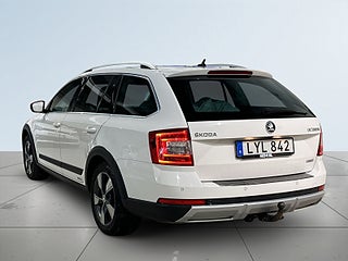 Skoda Octavia Scout 2.0 TDI 4x4 Premium Drag Dvärm Kamera Mvärm SoV