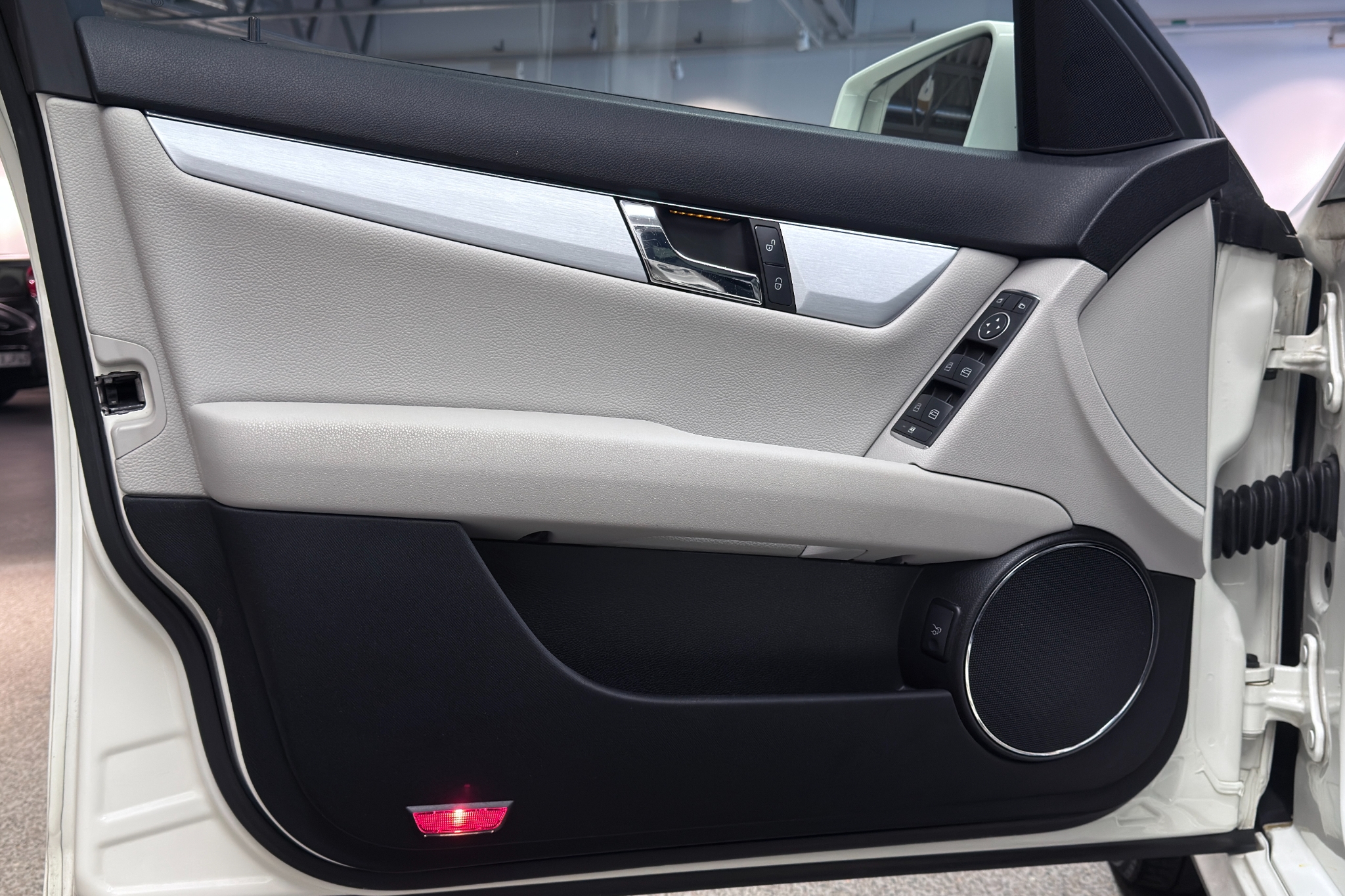 Mercedes-Benz C 220 CDI AMG Sport Avantgarde|Panorama|Svsåld 2011 - miniatyr 26