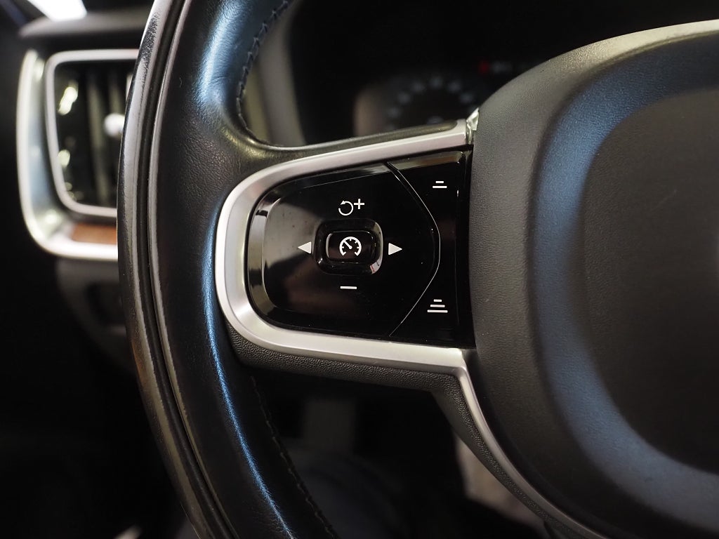 Volvo V60 T5 Geartronic Inscription Värmare Drag Skinn BLIS 2019