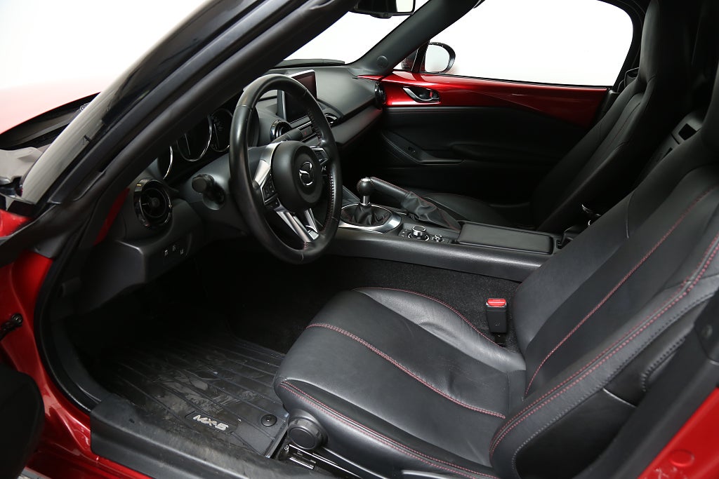 Mazda MX-5 2,0 SKYACTIV-G 160hk Soft Top (Cab) Skinn Navi 2016