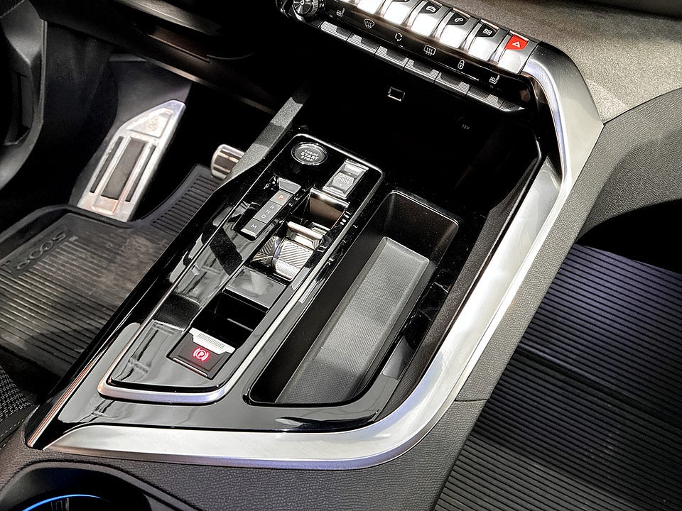 Bild på Peugeot 5008 GT 1.2 PT 130hk Aut 7-SITS B-KAMERA CARPLAY