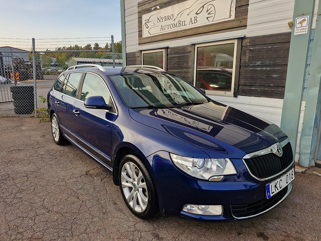 Skoda Superb Kombi 2.0 TDI Ambition Euro 5&Nybesiktad&Nyservad&Drag