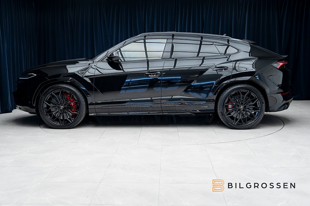 Lamborghini Urus SE Style-P Dark Adv 3D B&O Nero Helene 23” NY