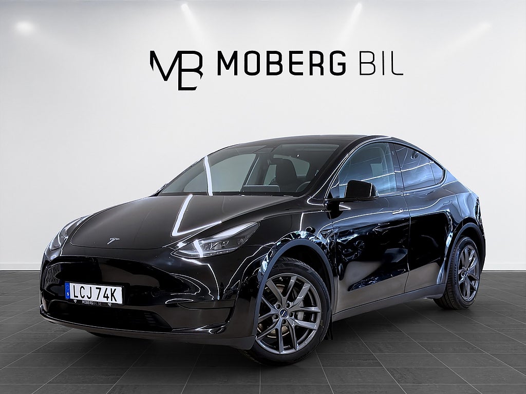 Tesla Model Y Standard Range 299hk Pano Drag B-Kamera