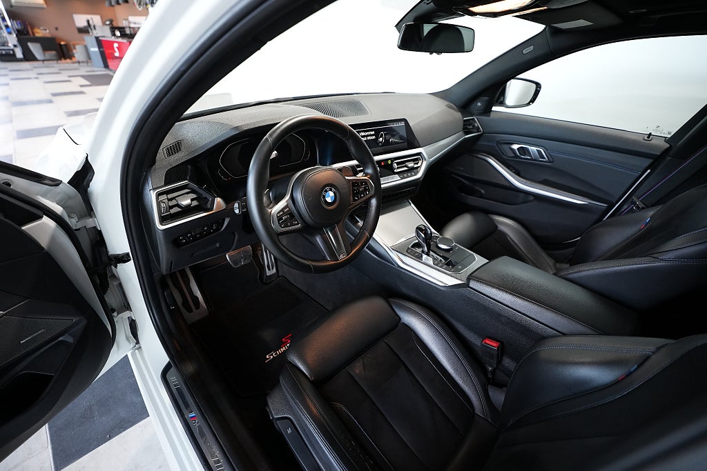 BMW 330i 2019 - miniatyr 8
