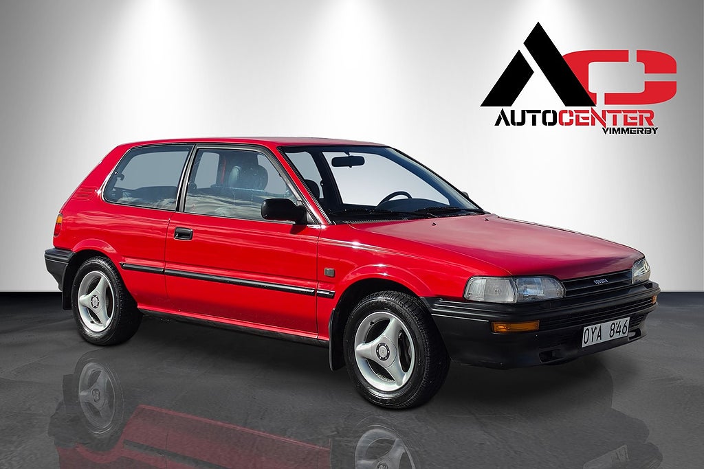 Toyota Corolla 3-dörrars 1.3 EFI Toppskick! 1,95% Ränta  Låga Mil