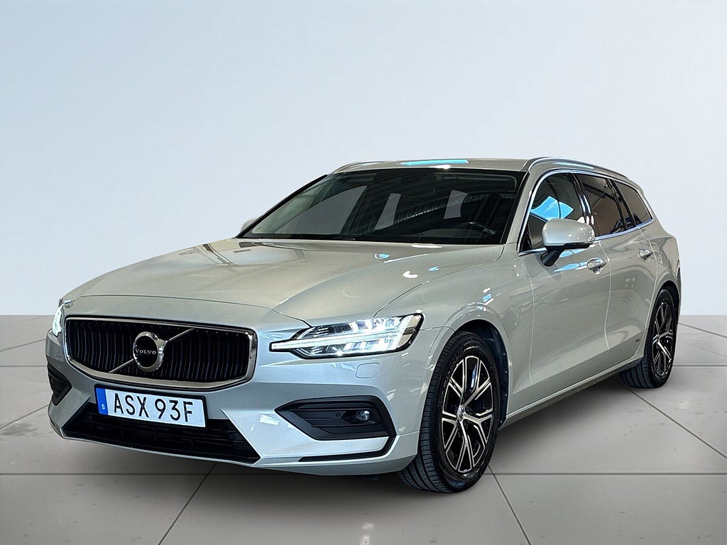 Volvo V60 D3 AWD Aut Momentum Kamera Cockpit Värmare Psens S&V
