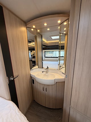 Husvagn-övrigt Hobby 650 KMFE De Luxe / Barnkammare, dubbla soffor! ALDE! AC! 14 av 20