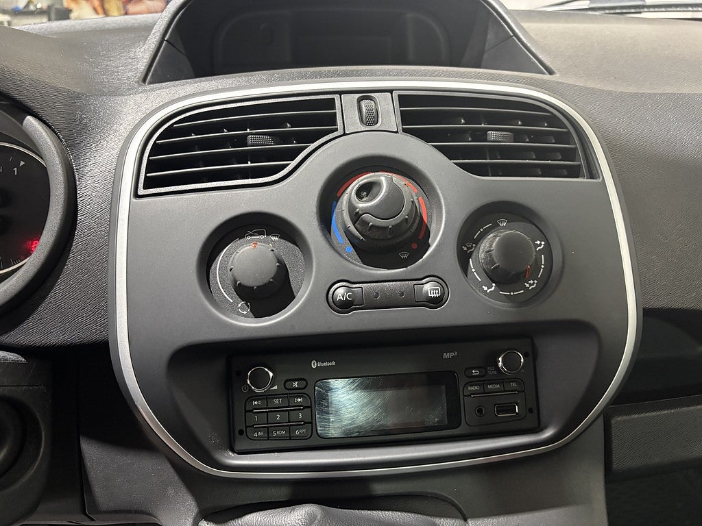 Renault Kangoo Express Express 1.5 dCi 110hk Backkamera Drag Värmare Bluetooth