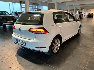 Volkswagen Golf 5-dörrar 1.6 TDI Dragkrok/SoV/Värmare/Kamera