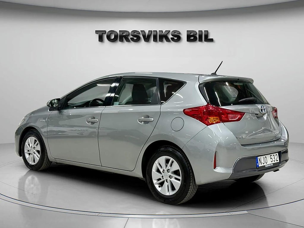Toyota Auris Hybrid e-CVT Vinterhjul, Motor/Kupevärmare, Ledramp, Hemleverans - miniatyr 4