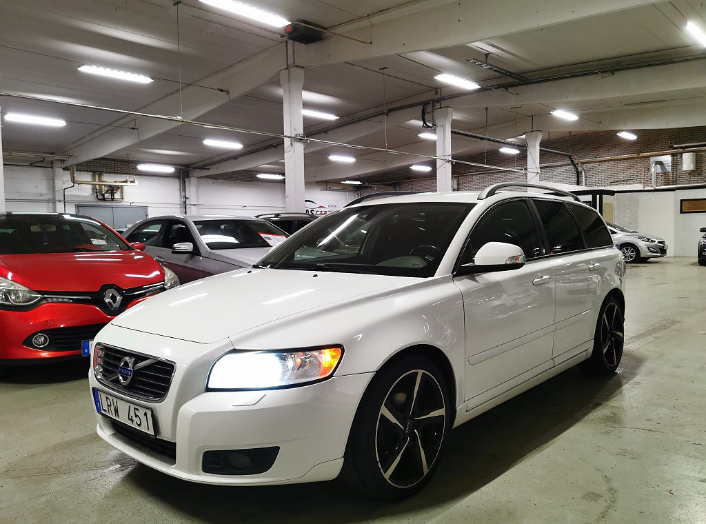 Volvo V50 D2 Momentum Euro 5& Kamrembyt & Dragkrok 