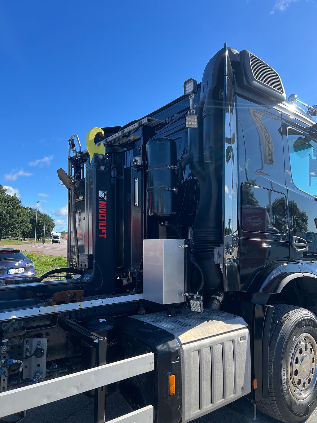 Mercedes-Benz Arocs 3251 Tridem Lastväxlare, Fullt Plogutrustad