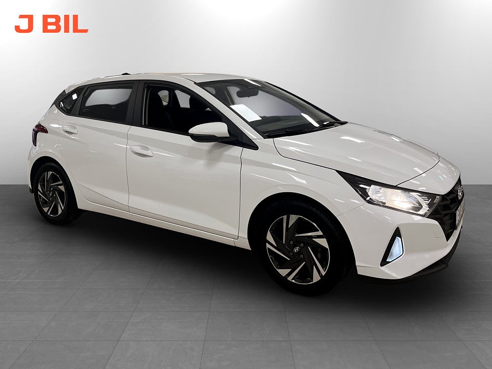 Hyundai i20 Essential 1.2 84hk - B-KAMERA, CARPLAY