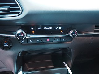 SUV Mazda CX-30 20 av 21