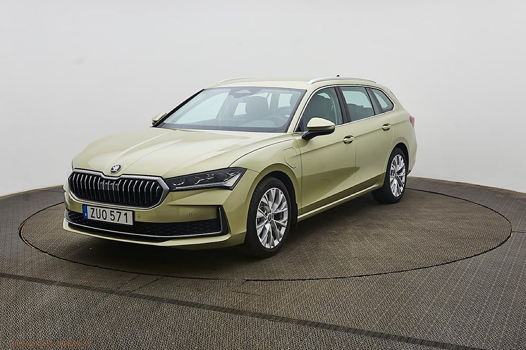 Skoda Superb iV Kombi Selection Explore 130 edition dragkrok 204hk