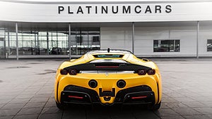 Ferrari SF90 Stradale har en systemeffekt på 1 000 hästkrafter och 900 Nm. 