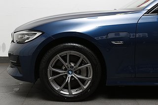 Kombi BMW 330e 9 av 29