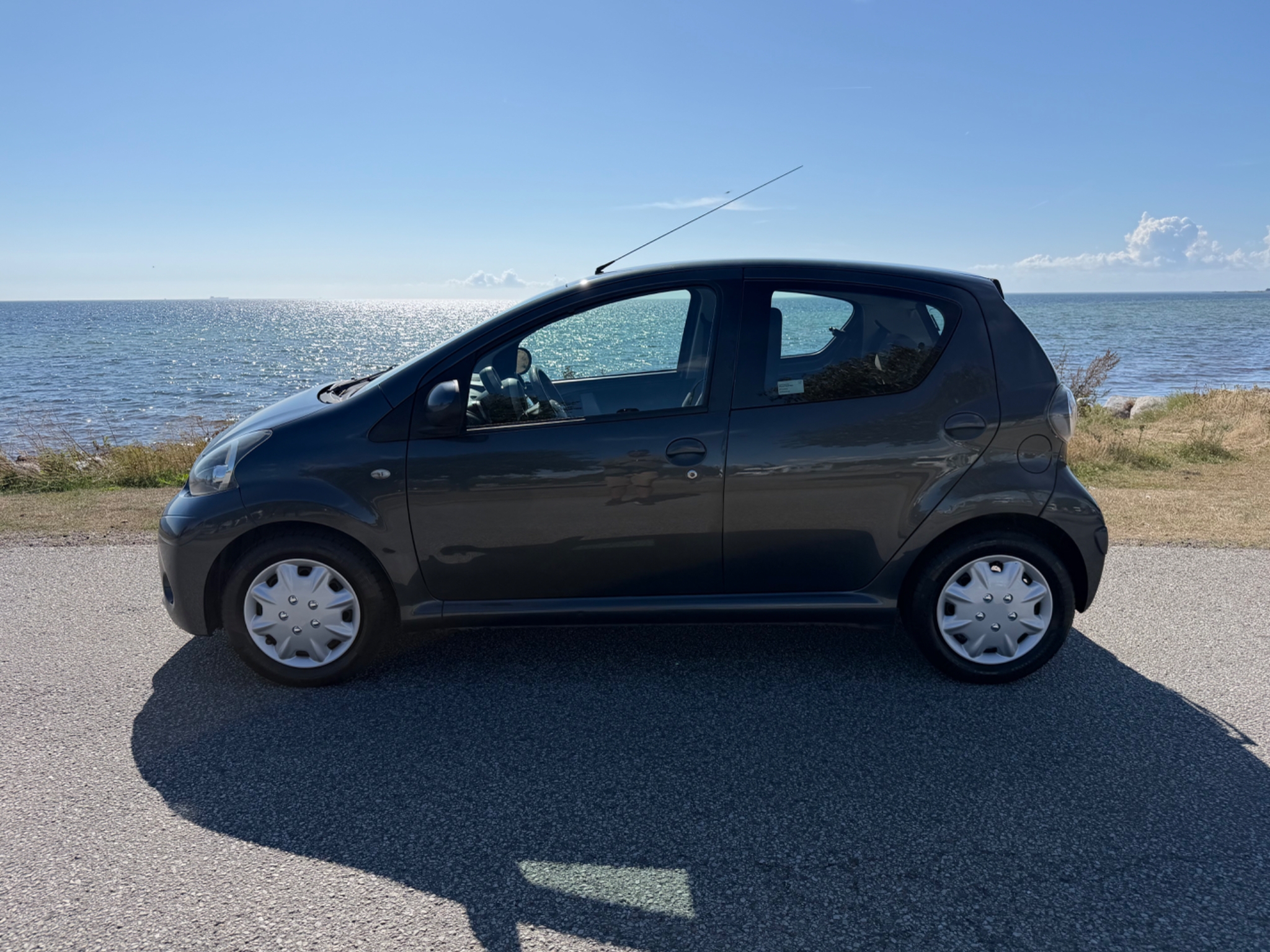 Toyota Aygo 5-dörrar 1.0 VVT-i Euro 5 2013, bild 2/10
