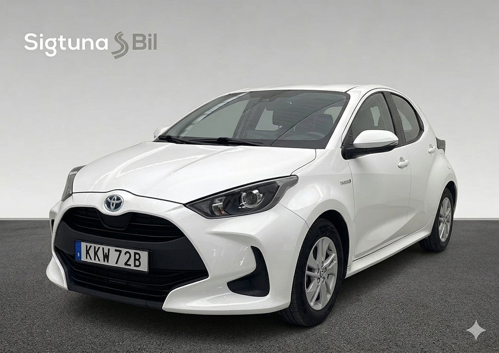 Toyota Yaris Hybrid CVT Active / Backkamera / Kupévärmare / Moms
