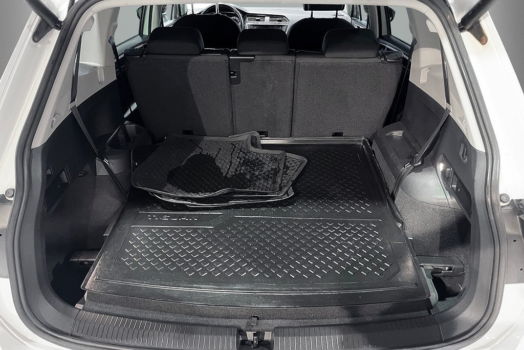 Volkswagen Tiguan Allspace R-LINE |4WD|DRAG | 7sits| Värmare 2019