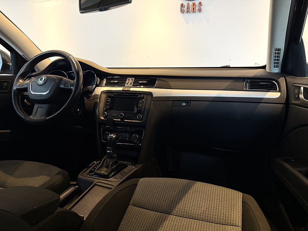 Skoda Superb Kombi 2.0 TDI 4x4 Ambition DRAG NYKAMREM MOTORVÄRMARE