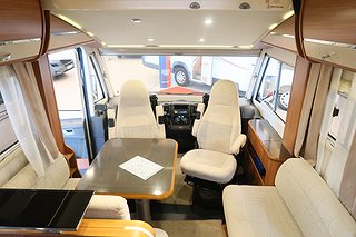 Husbil-integrerad Adria Sonic 700 ST 28 av 34
